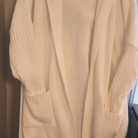 Hooded Cardigan with Pockets - Picture 2 of 5